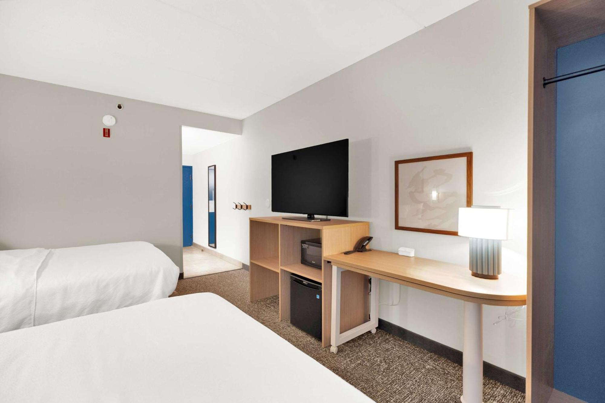 Spark By Hilton Plymouth Exterior photo