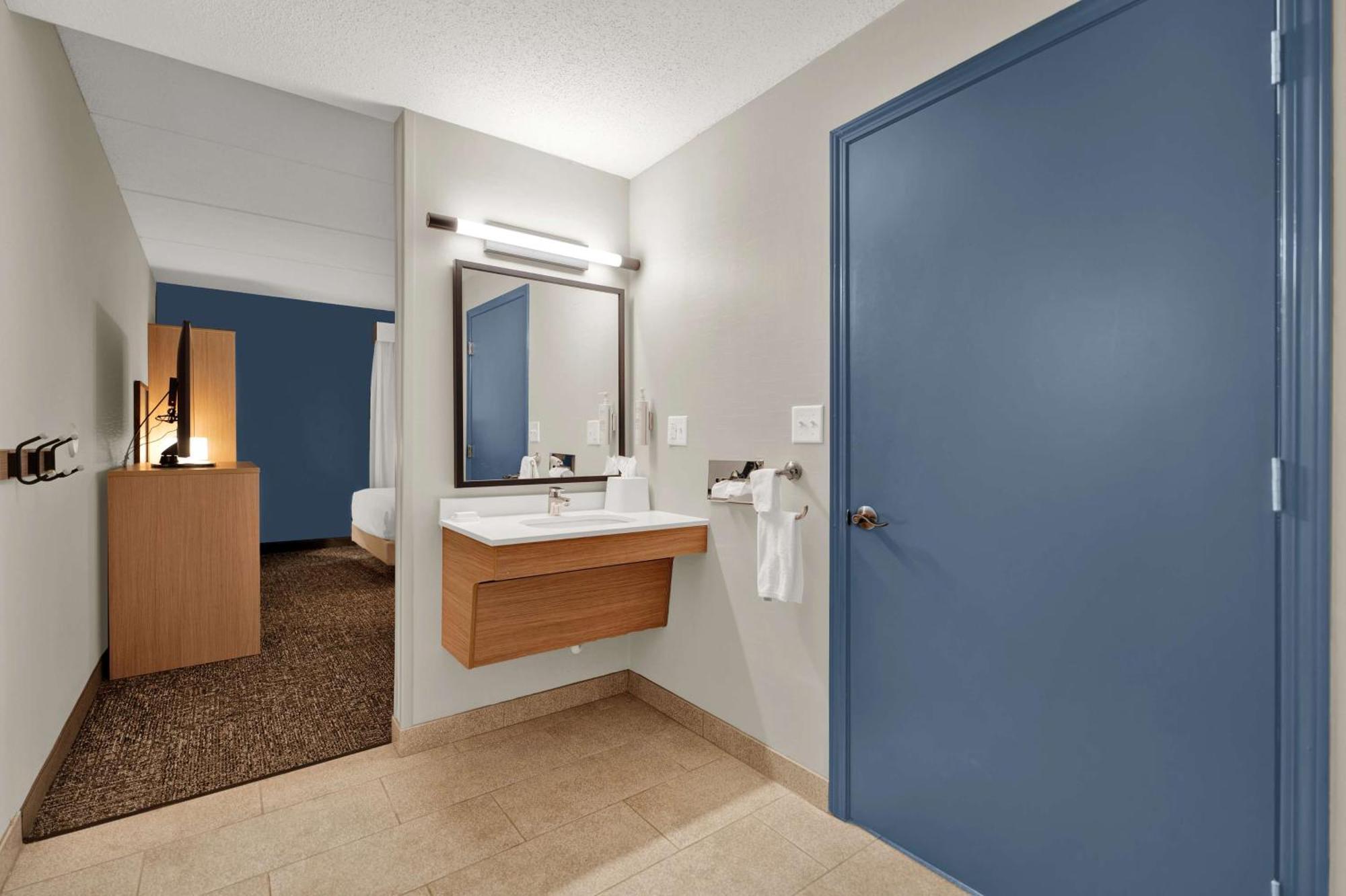 Spark By Hilton Plymouth Exterior photo