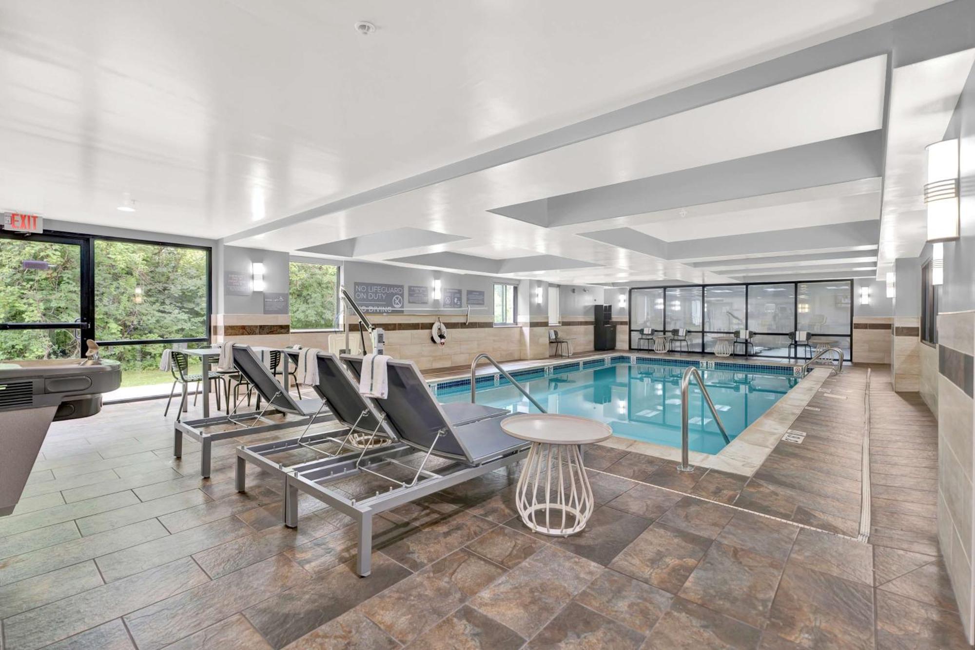 Spark By Hilton Plymouth Exterior photo